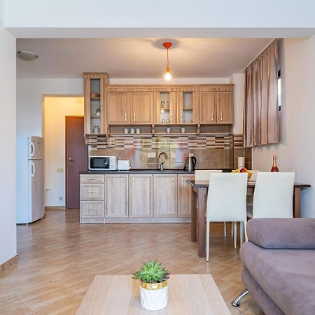 טיווט Apartments Svetlana מראה חיצוני תמונה