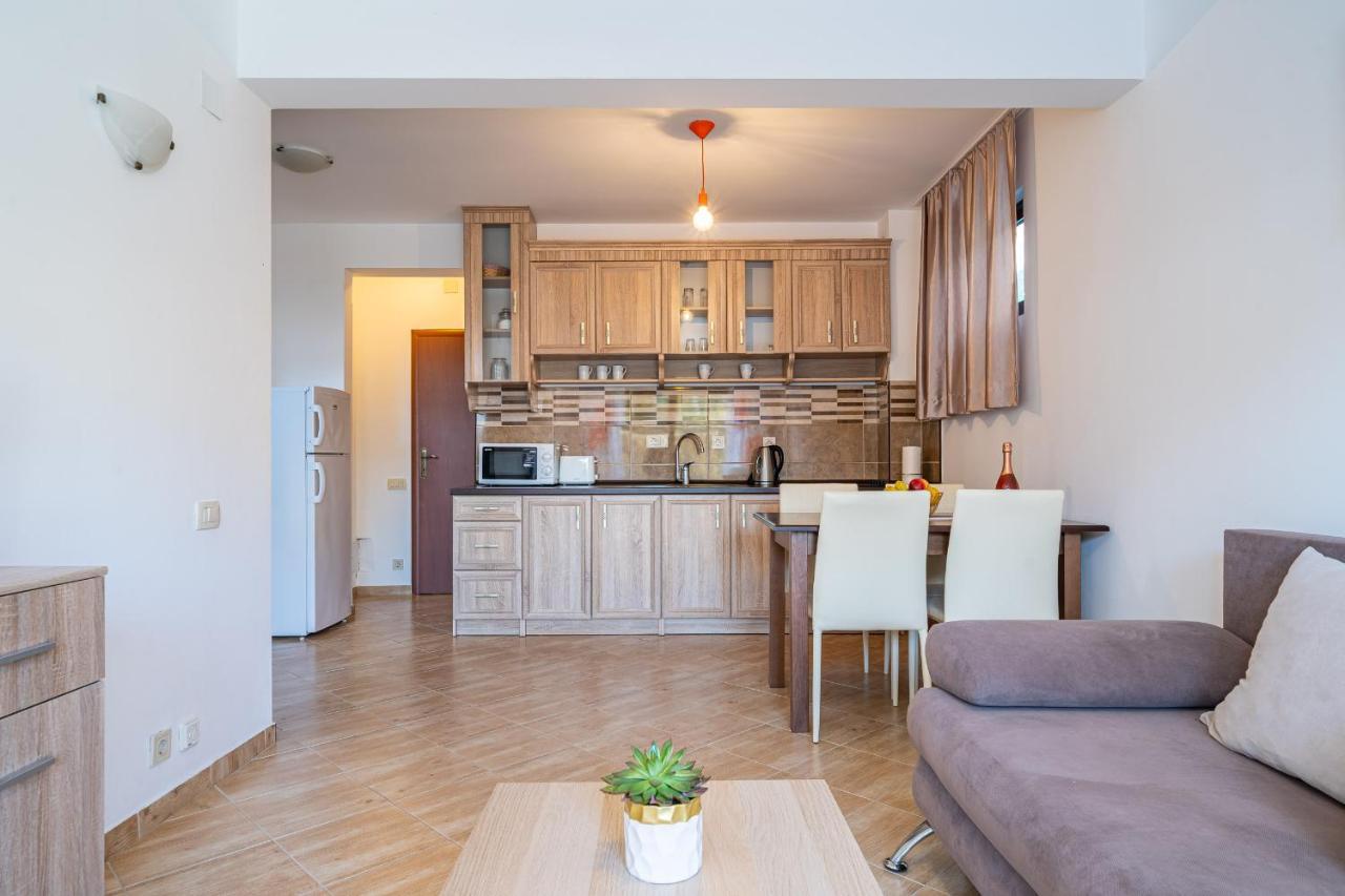 טיווט Apartments Svetlana מראה חיצוני תמונה