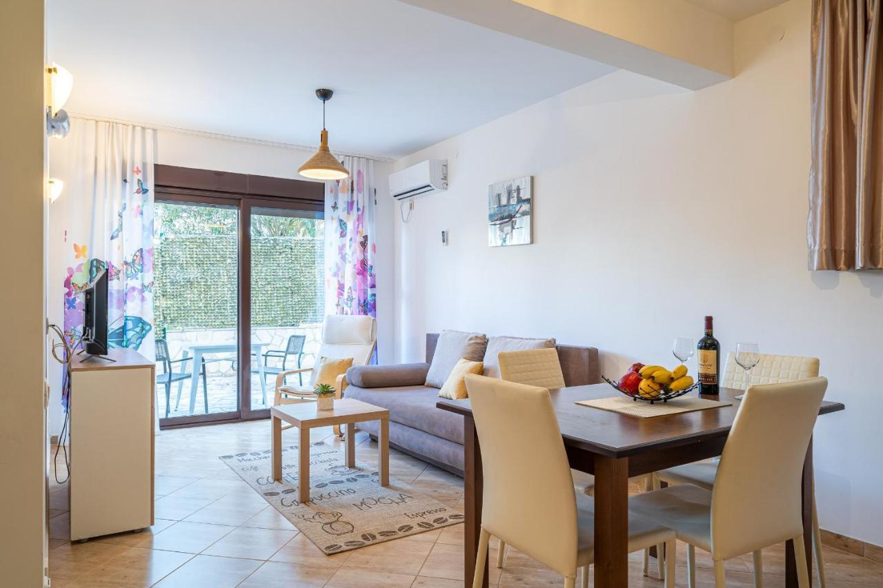 טיווט Apartments Svetlana מראה חיצוני תמונה