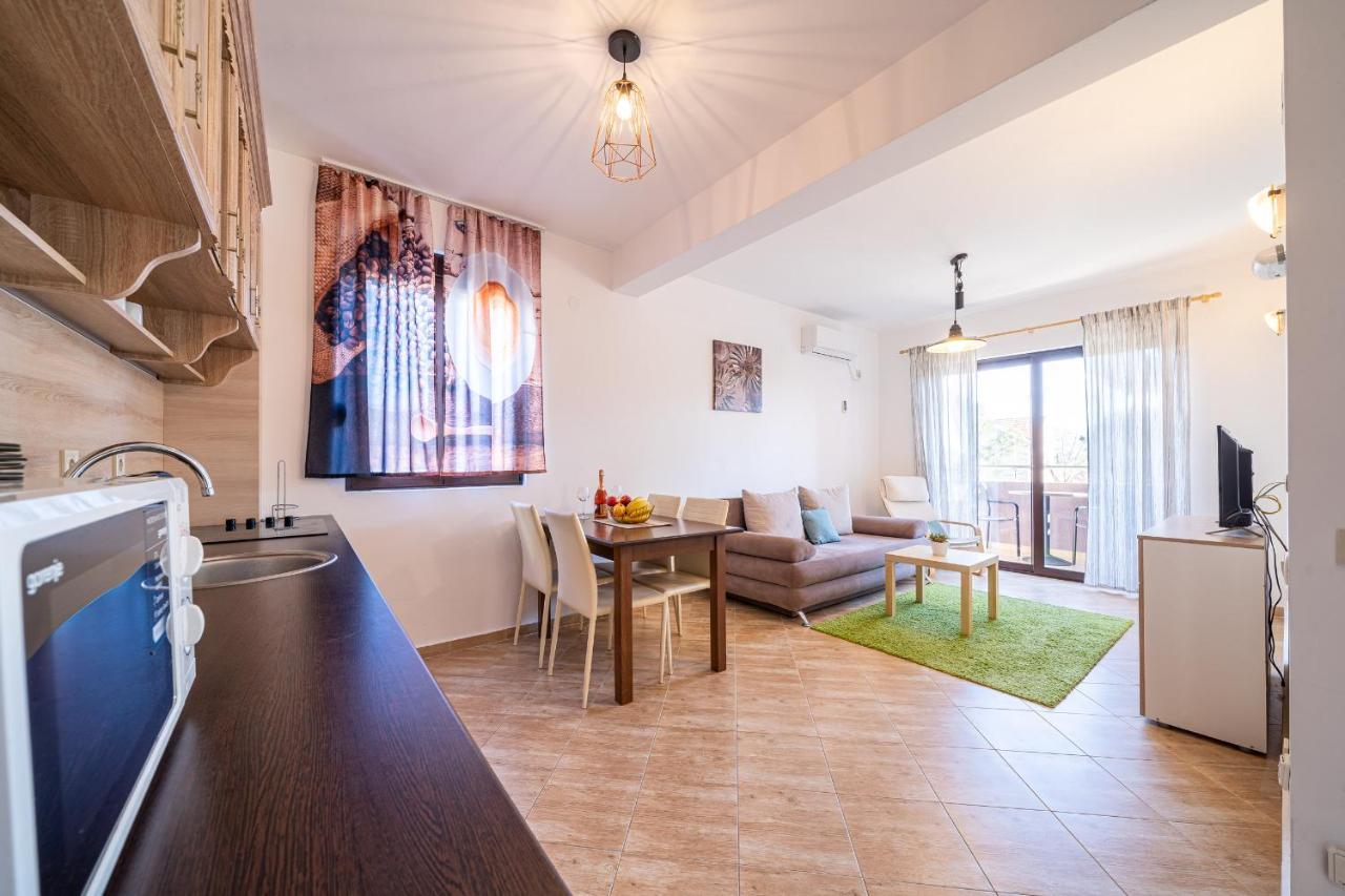טיווט Apartments Svetlana מראה חיצוני תמונה