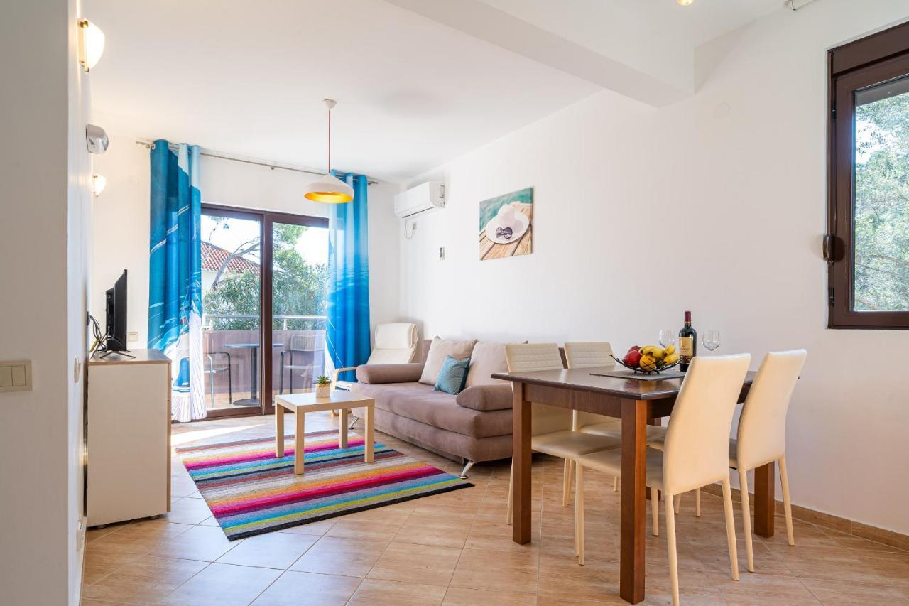 טיווט Apartments Svetlana מראה חיצוני תמונה