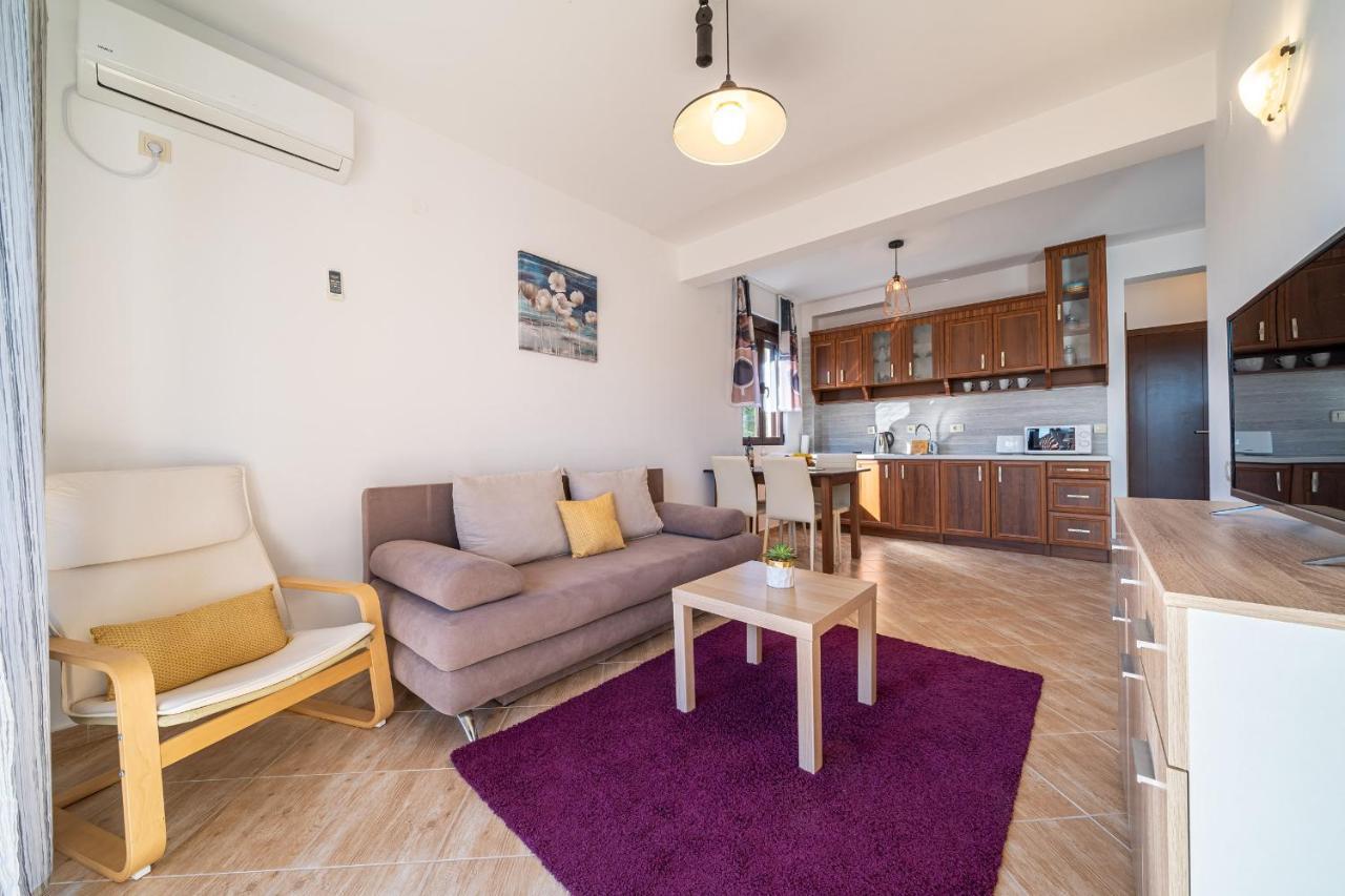 טיווט Apartments Svetlana מראה חיצוני תמונה